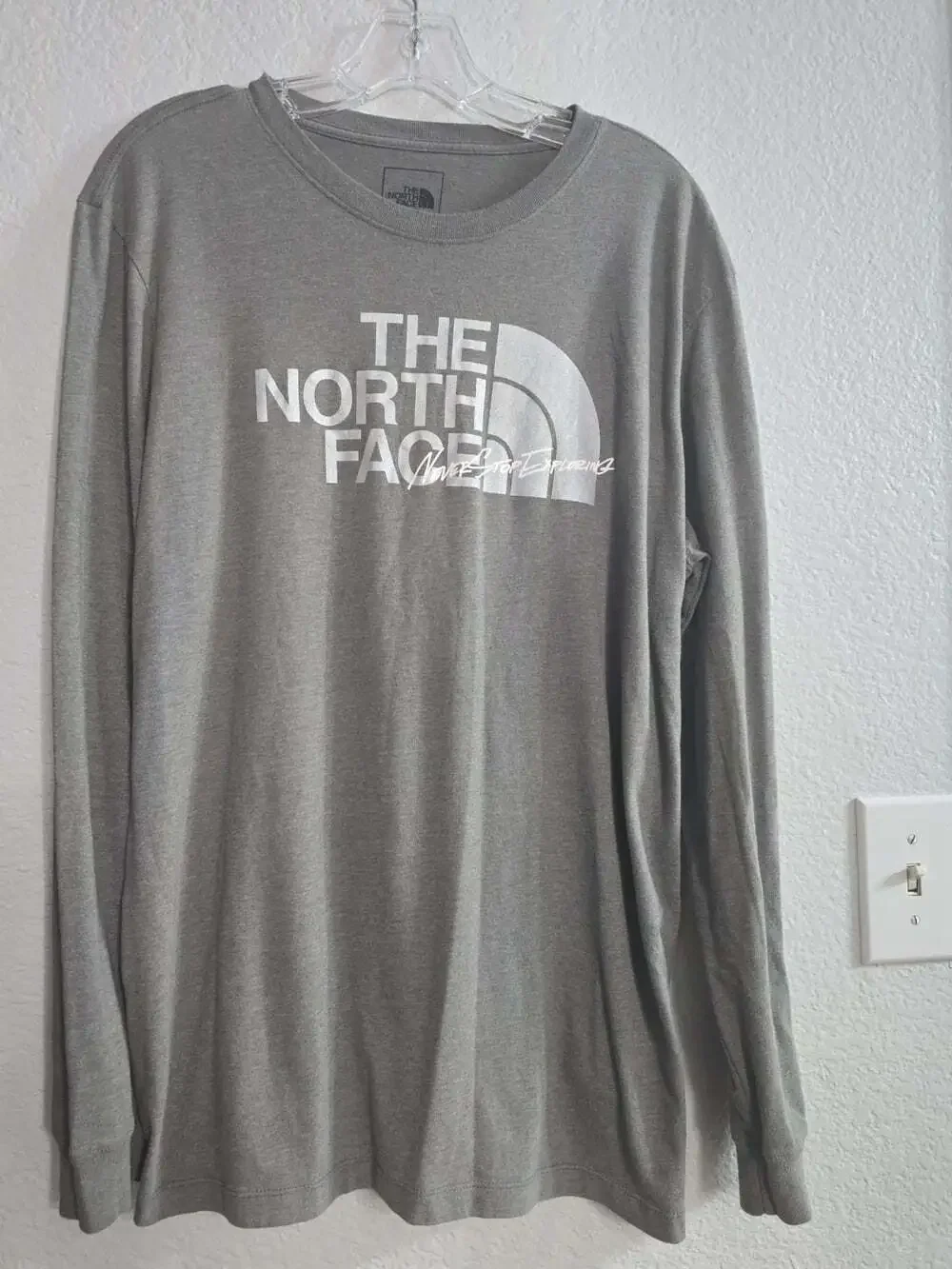 The North Face Graphic T-Shirt Mens Large Gray Excellent Long Sleeve Outdoor